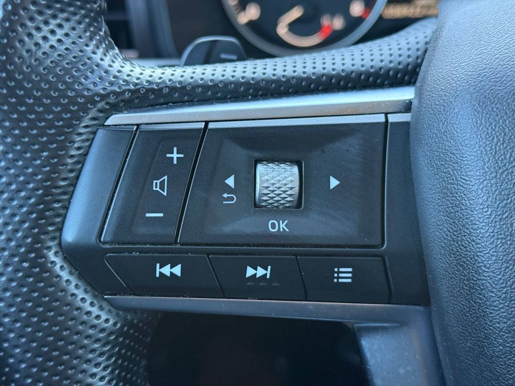 2024 Mitsubishi Outlander SE Image 29 of 38