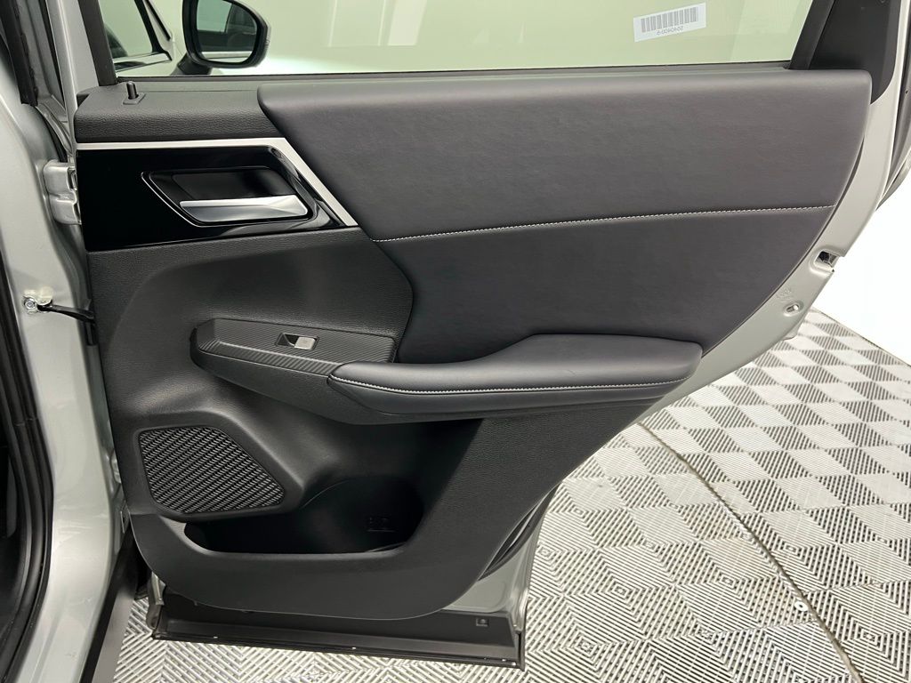 Vehicle image 40 of 45