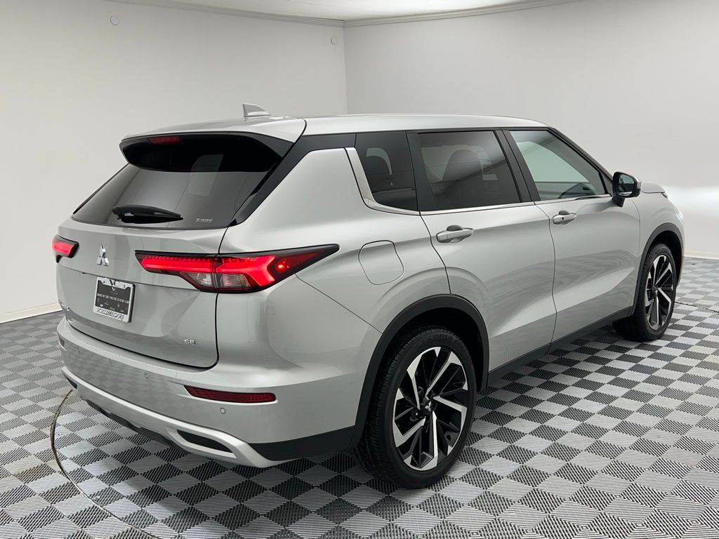 Vehicle image 4 of 45