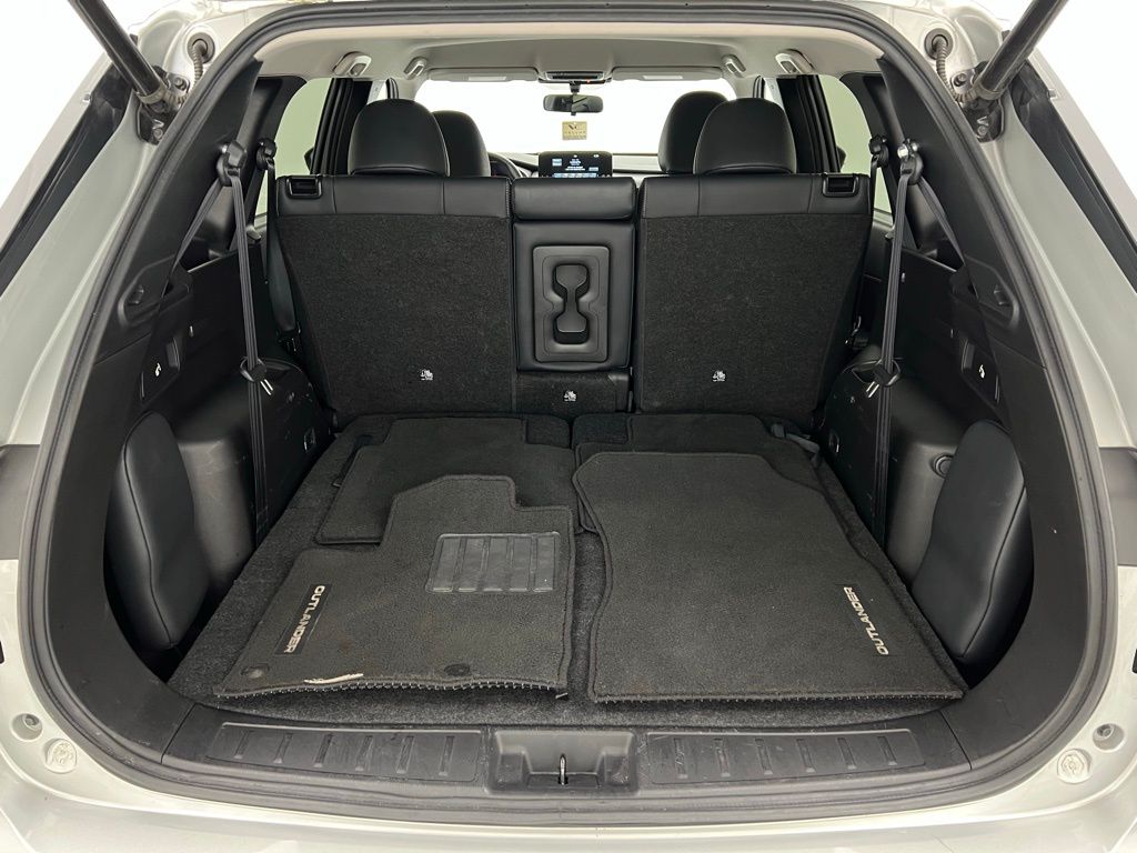 Vehicle image 41 of 45