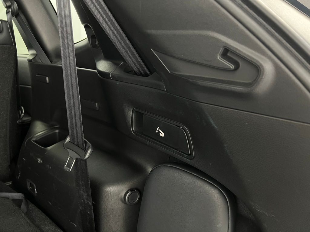 Vehicle image 42 of 45