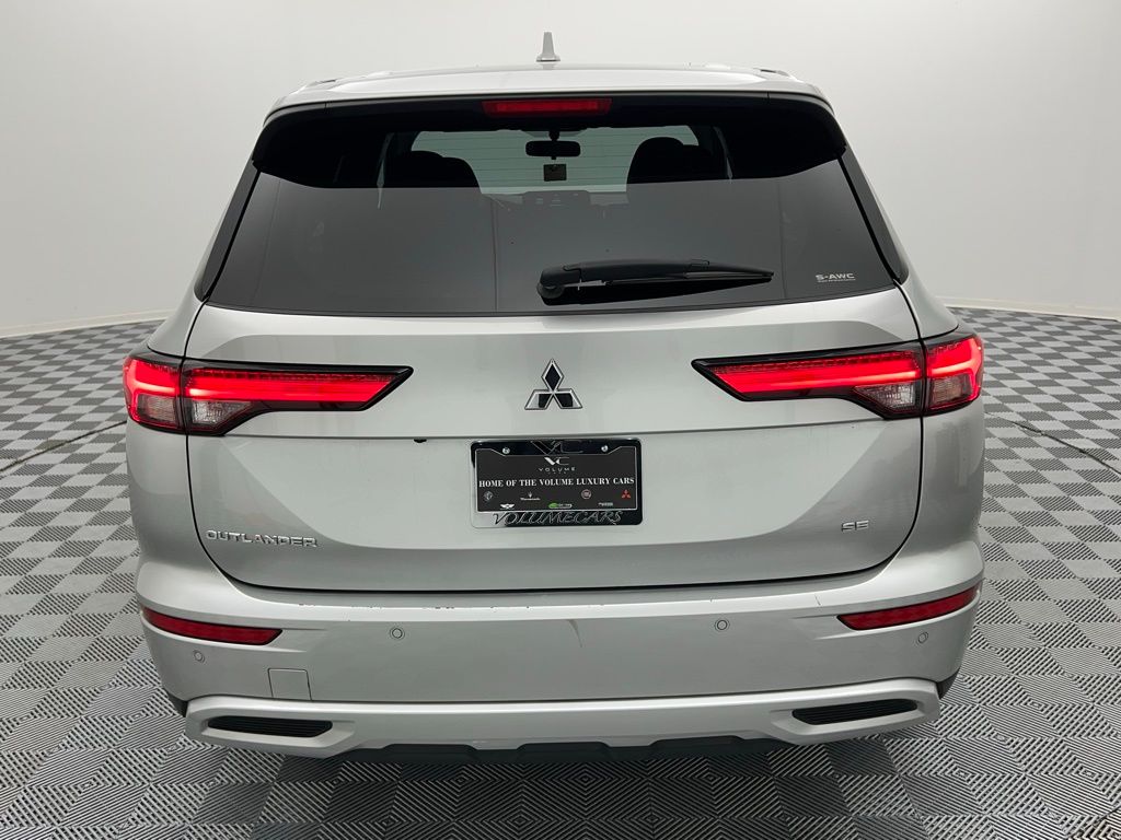 Vehicle image 5 of 45