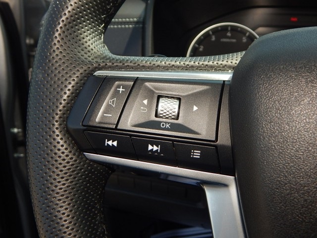 Vehicle image 29 of 33
