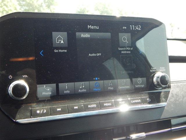 Vehicle image 26 of 33