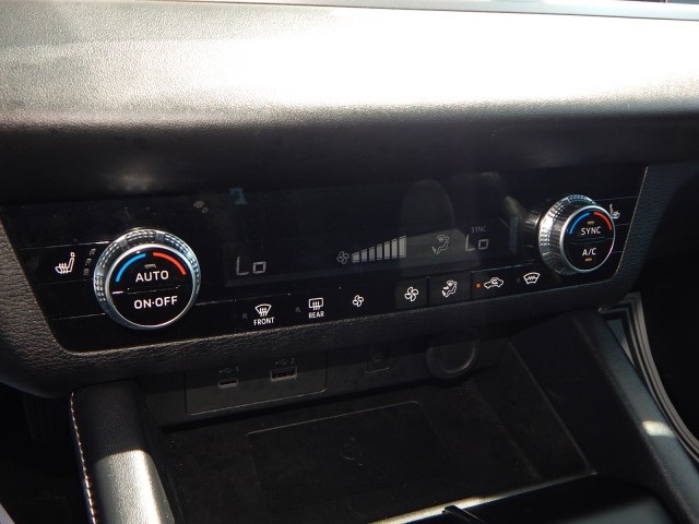 Vehicle image 25 of 33
