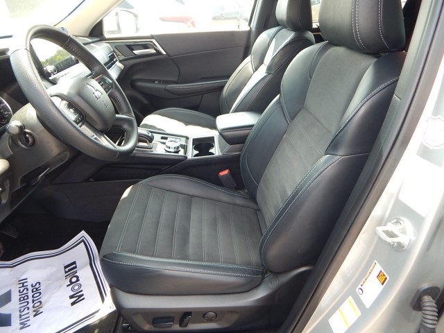 Vehicle image 16 of 33