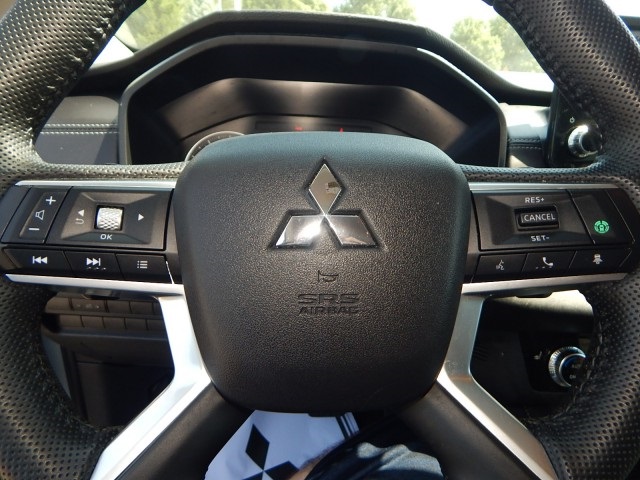 Vehicle image 31 of 33