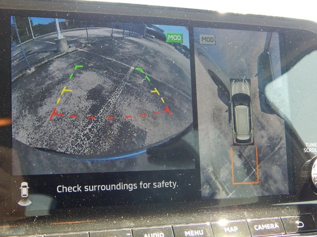 Vehicle image 28 of 33