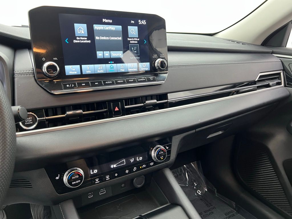Vehicle image 9 of 38