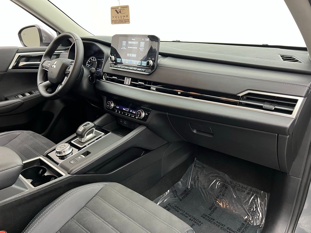 Vehicle image 27 of 38