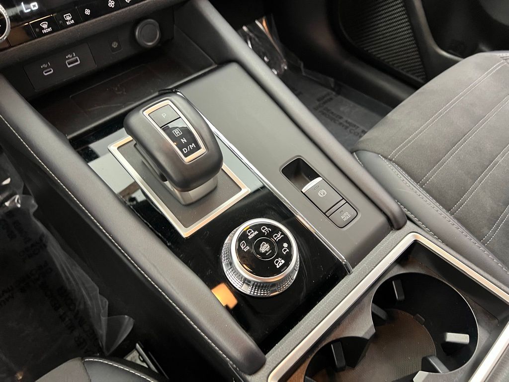 Vehicle image 12 of 38