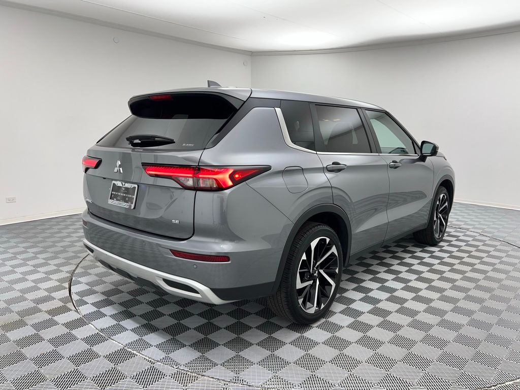 Vehicle image 4 of 38