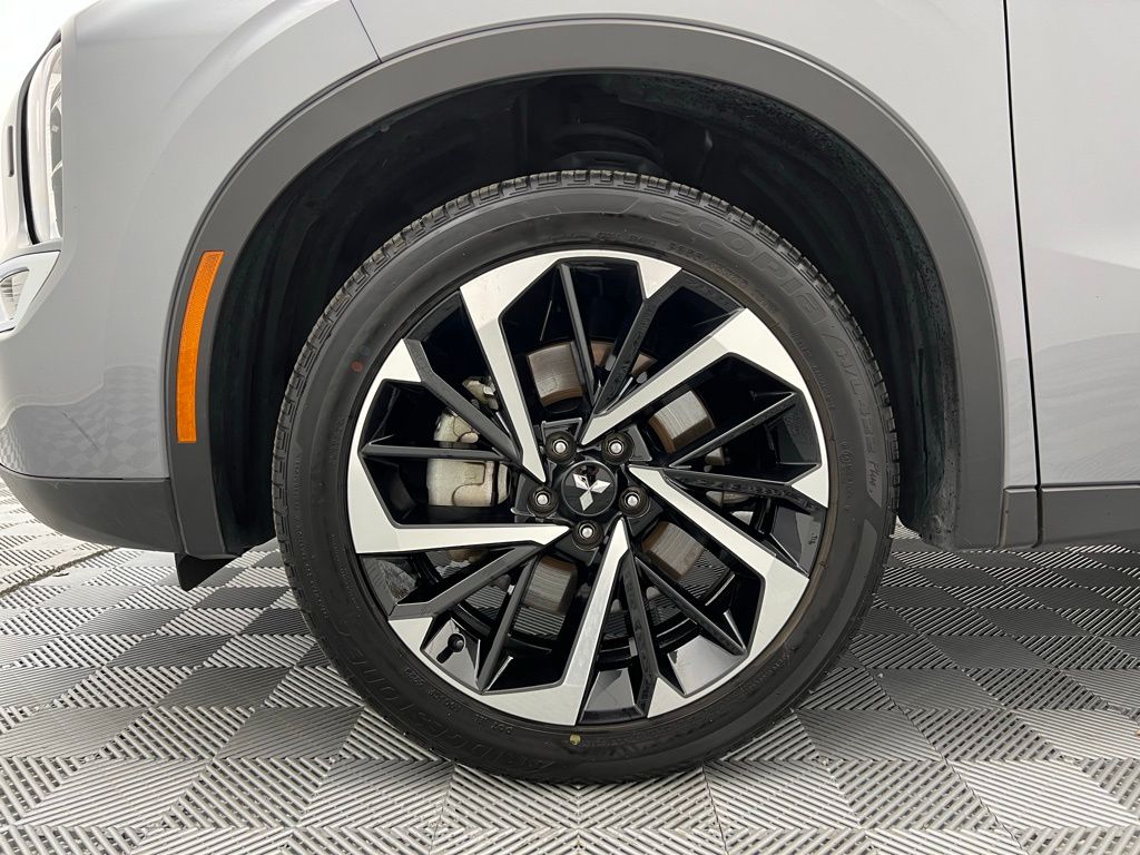 Vehicle image 37 of 38