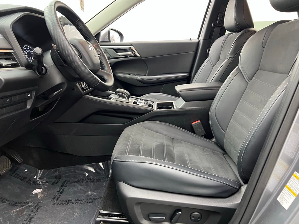 Vehicle image 18 of 38