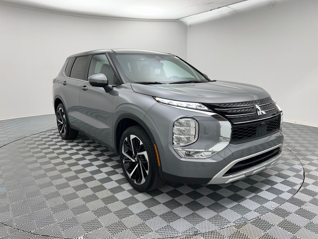 Vehicle image 3 of 38