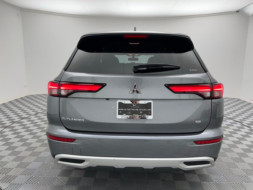 Vehicle image 5 of 38