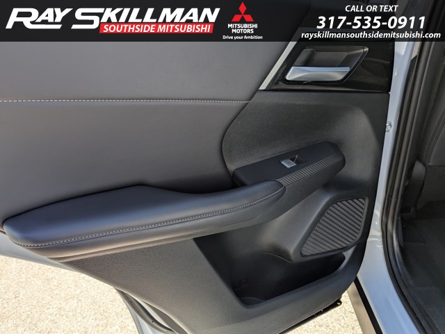 Vehicle image 28 of 31