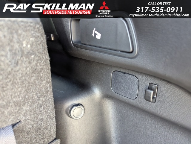 Vehicle image 17 of 31