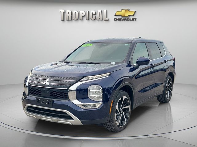 2024 Mitsubishi Outlander SE Image 1 of 35