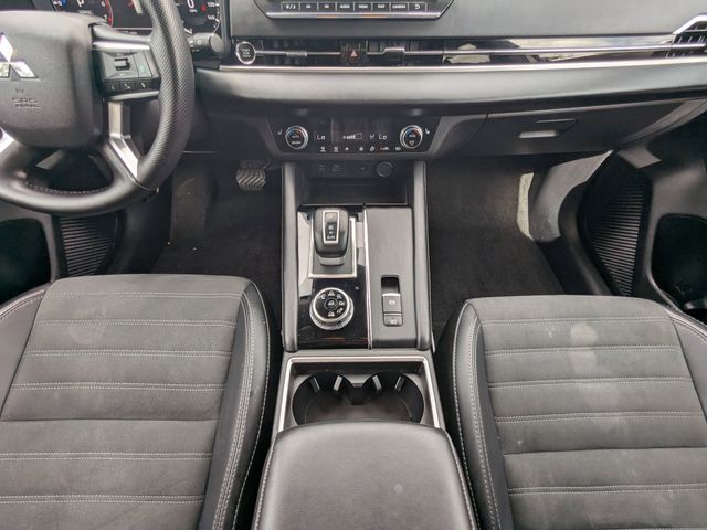 2024 Mitsubishi Outlander SE Ralliart Image 33 of 39