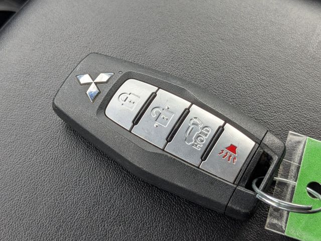 2024 Mitsubishi Outlander SE Ralliart Image 24 of 39