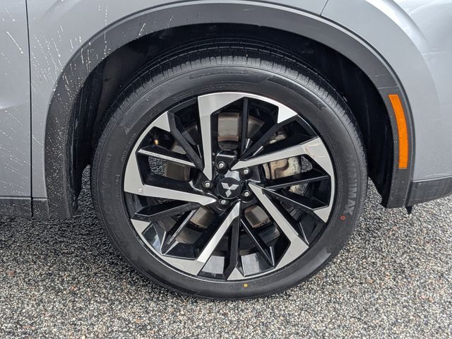 2024 Mitsubishi Outlander SE Ralliart Image 10 of 39