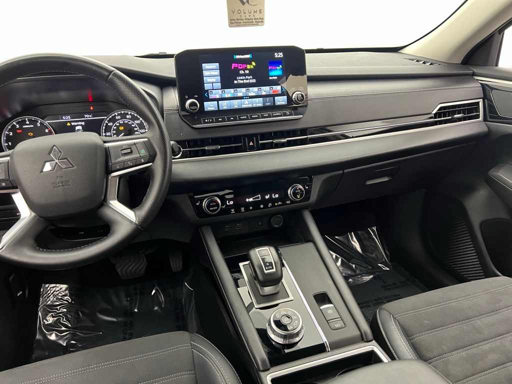 Vehicle image 9 of 43