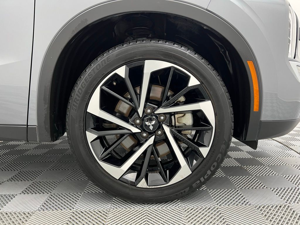 Vehicle image 36 of 43