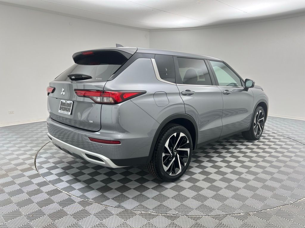 Vehicle image 4 of 43