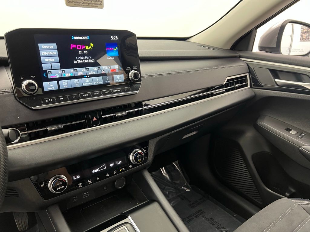 Vehicle image 10 of 43