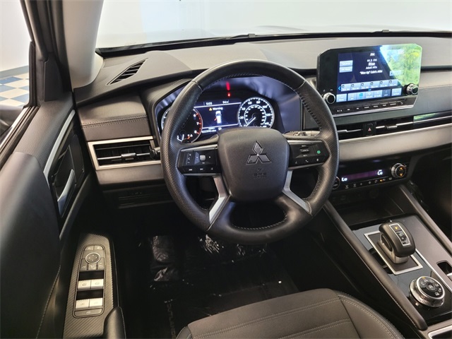 Vehicle image 14 of 29