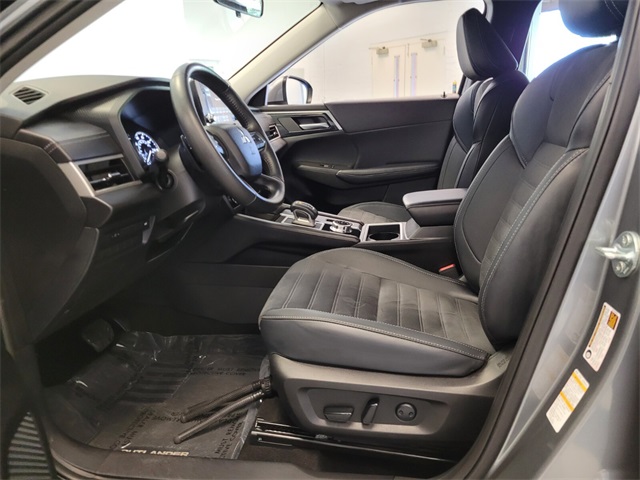 Vehicle image 13 of 29