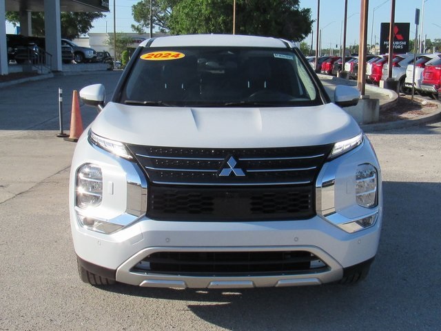 Vehicle image 4 of 45
