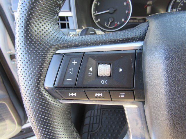 Vehicle image 31 of 45