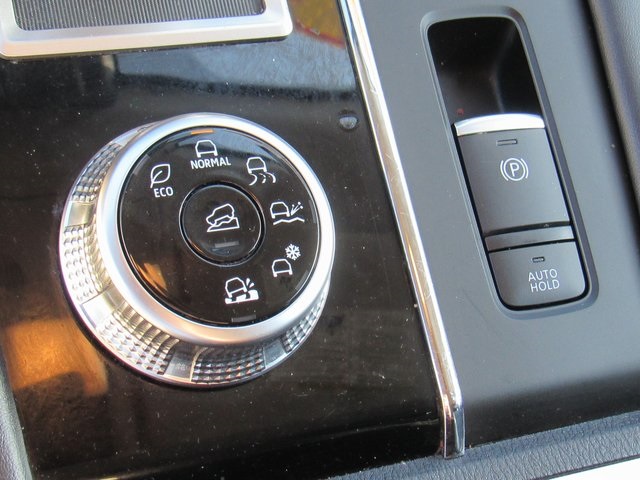 Vehicle image 29 of 45