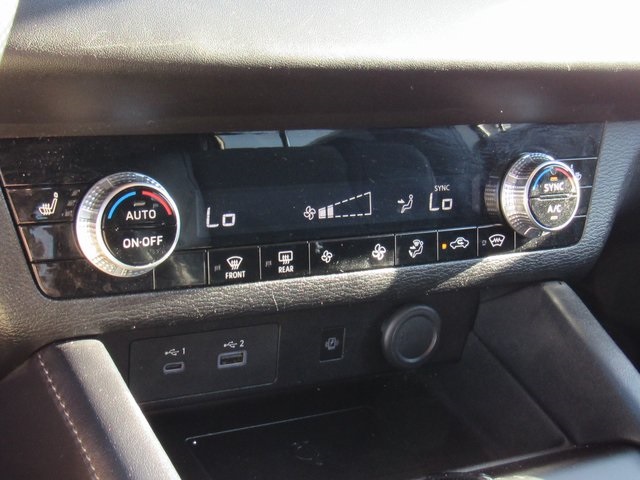 Vehicle image 27 of 45