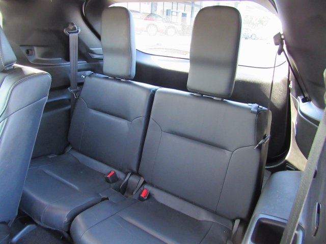 Vehicle image 18 of 45