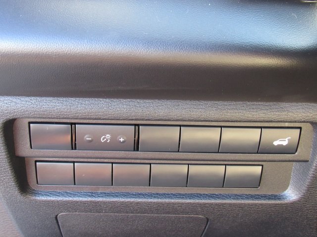 Vehicle image 30 of 45