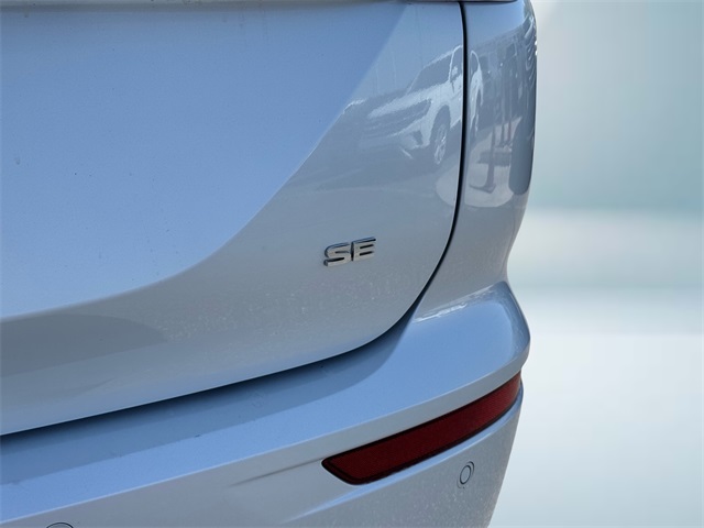 Vehicle image 24 of 25