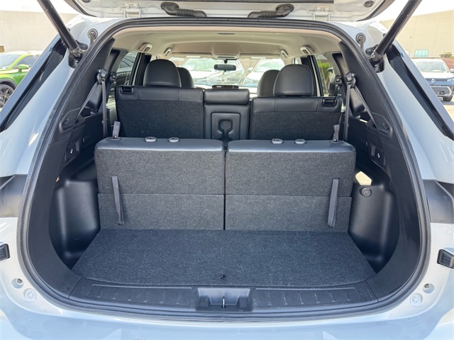 Vehicle image 8 of 25