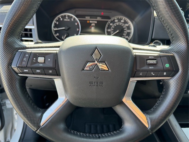 Vehicle image 16 of 25