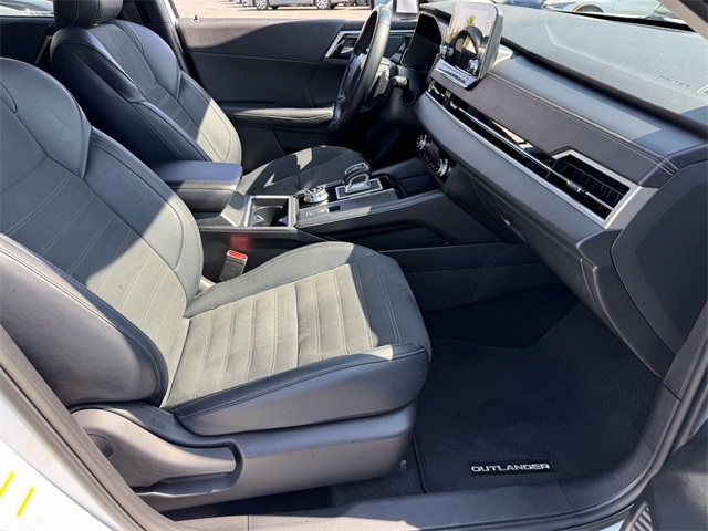 Vehicle image 12 of 25