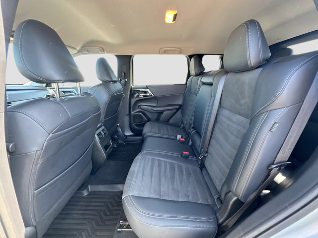 Vehicle image 19 of 48