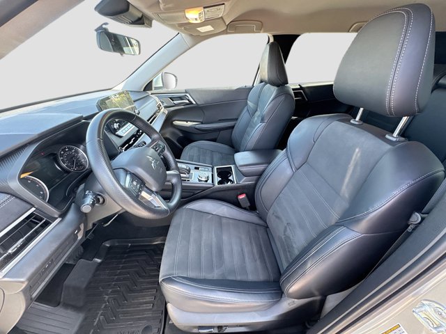 Vehicle image 21 of 48