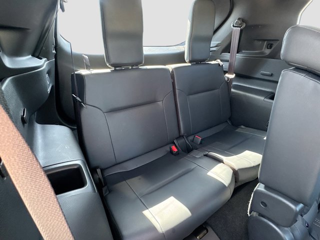 Vehicle image 42 of 48