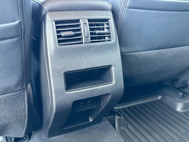 Vehicle image 30 of 48