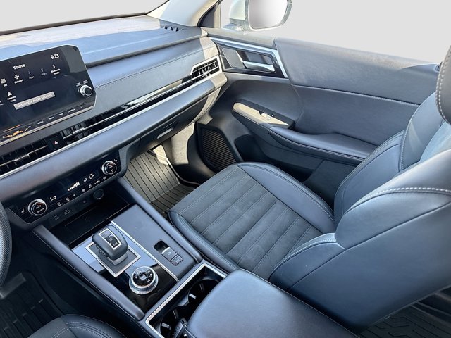 Vehicle image 38 of 48