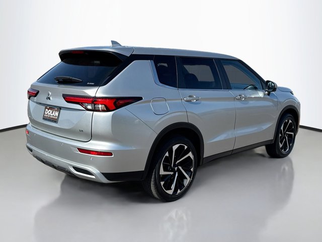 Vehicle image 6 of 48