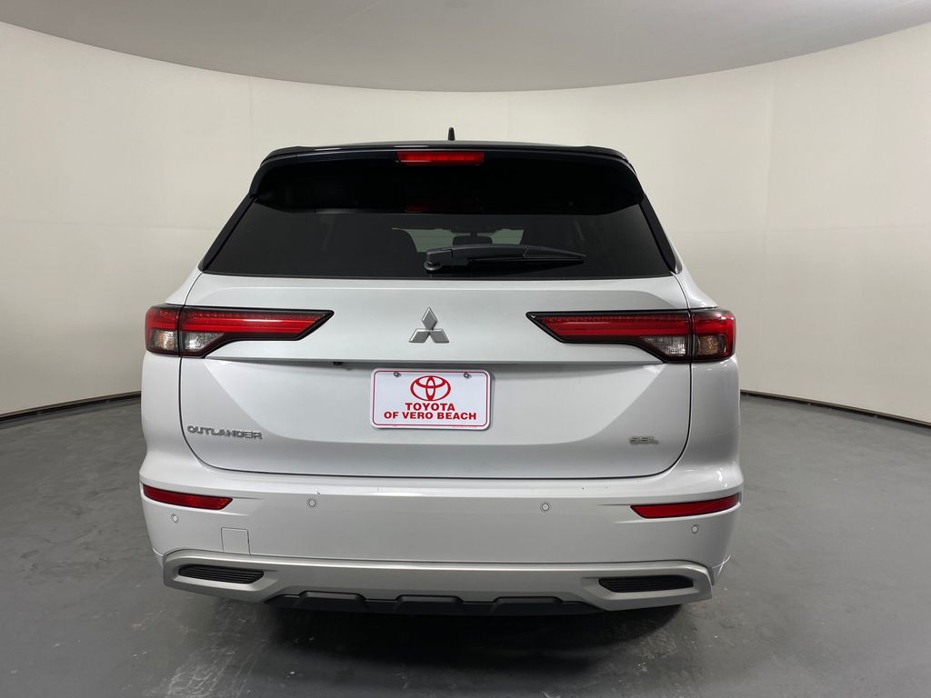 Vehicle image 4 of 29