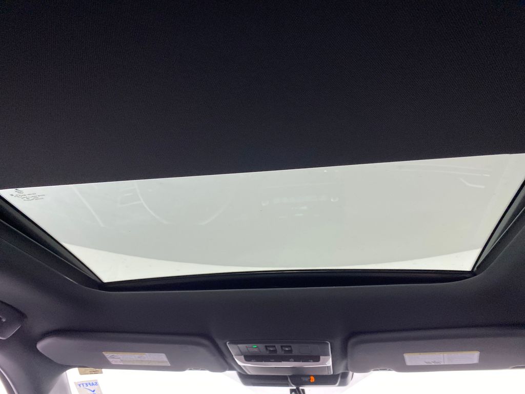 Vehicle image 9 of 29